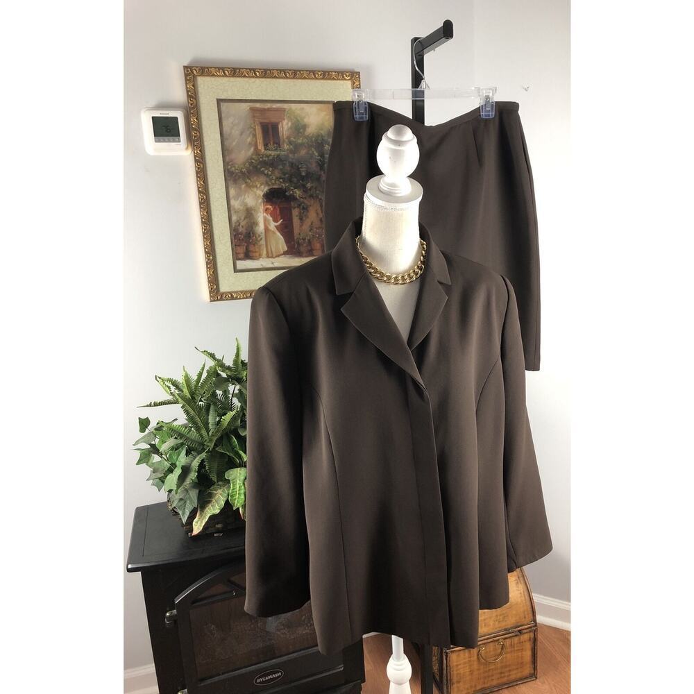 First issue‎ Liz Claiborne Woman's 2 PCs Skirt 16 Suit 18 Brown Long Sleeve Line